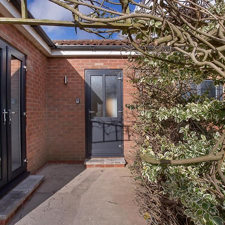 The Luxury Potting Shed With Free Parking! Appartamento York Esterno foto