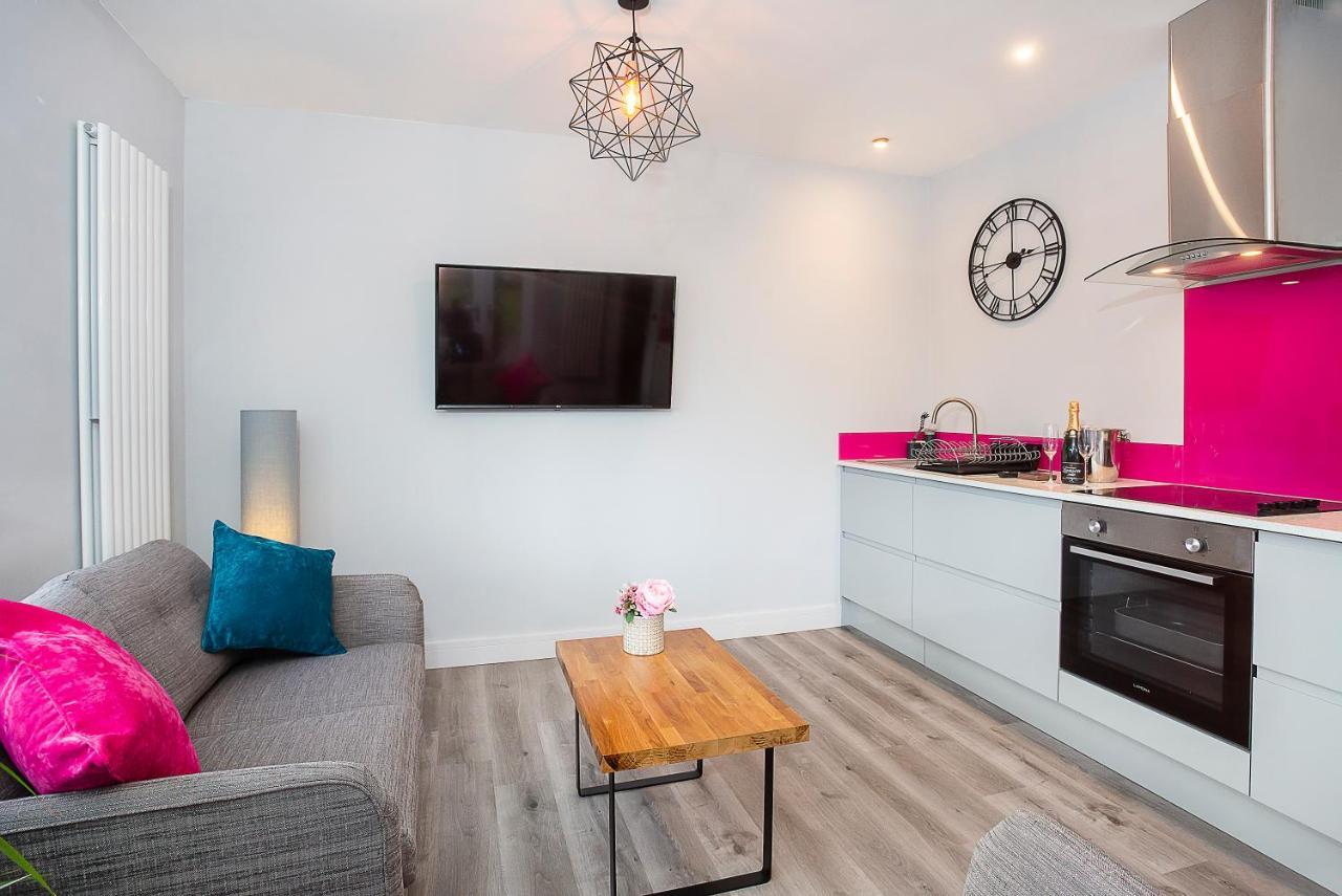 The Luxury Potting Shed With Free Parking! Appartamento York Esterno foto