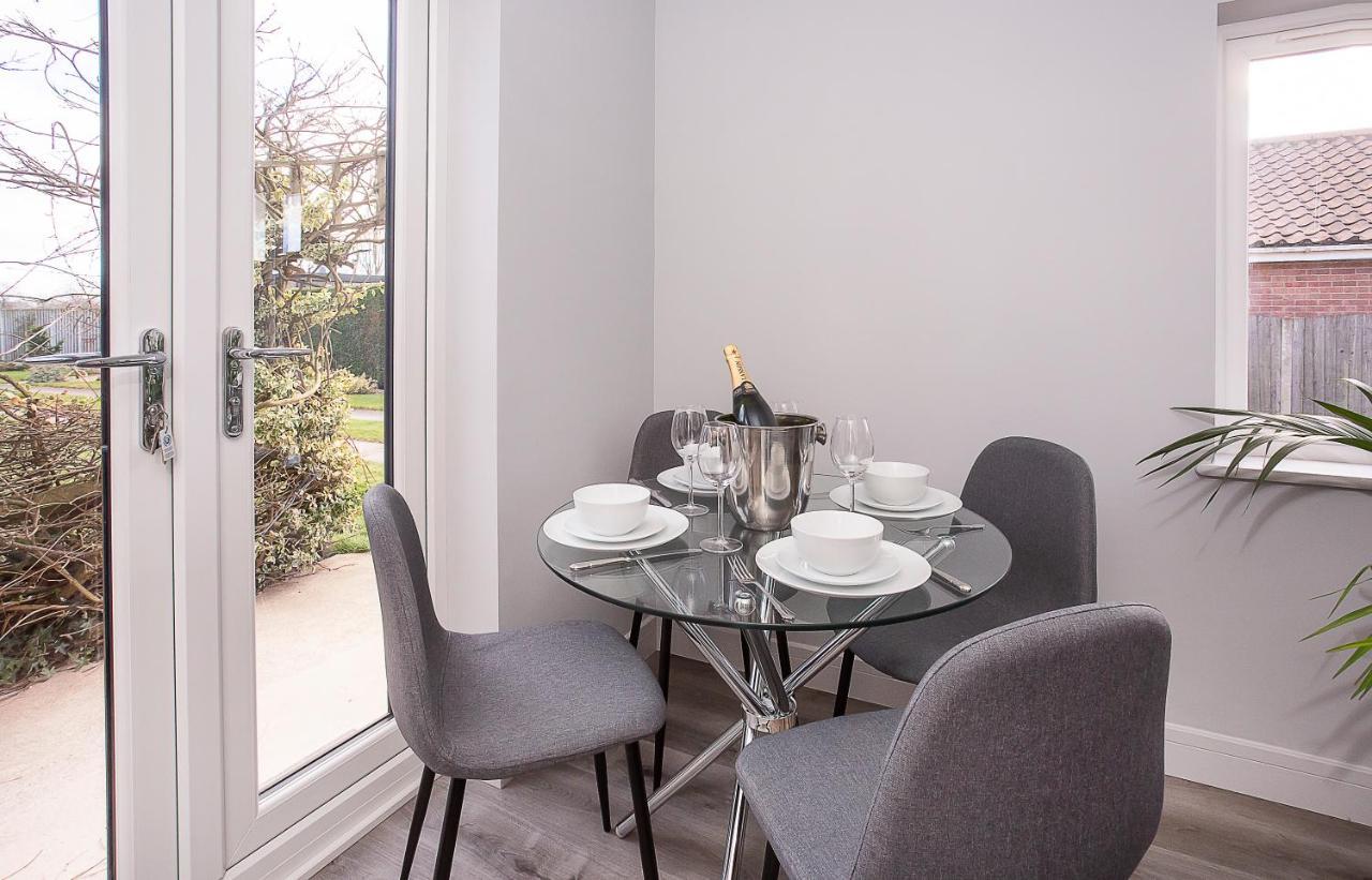 The Luxury Potting Shed With Free Parking! Appartamento York Esterno foto