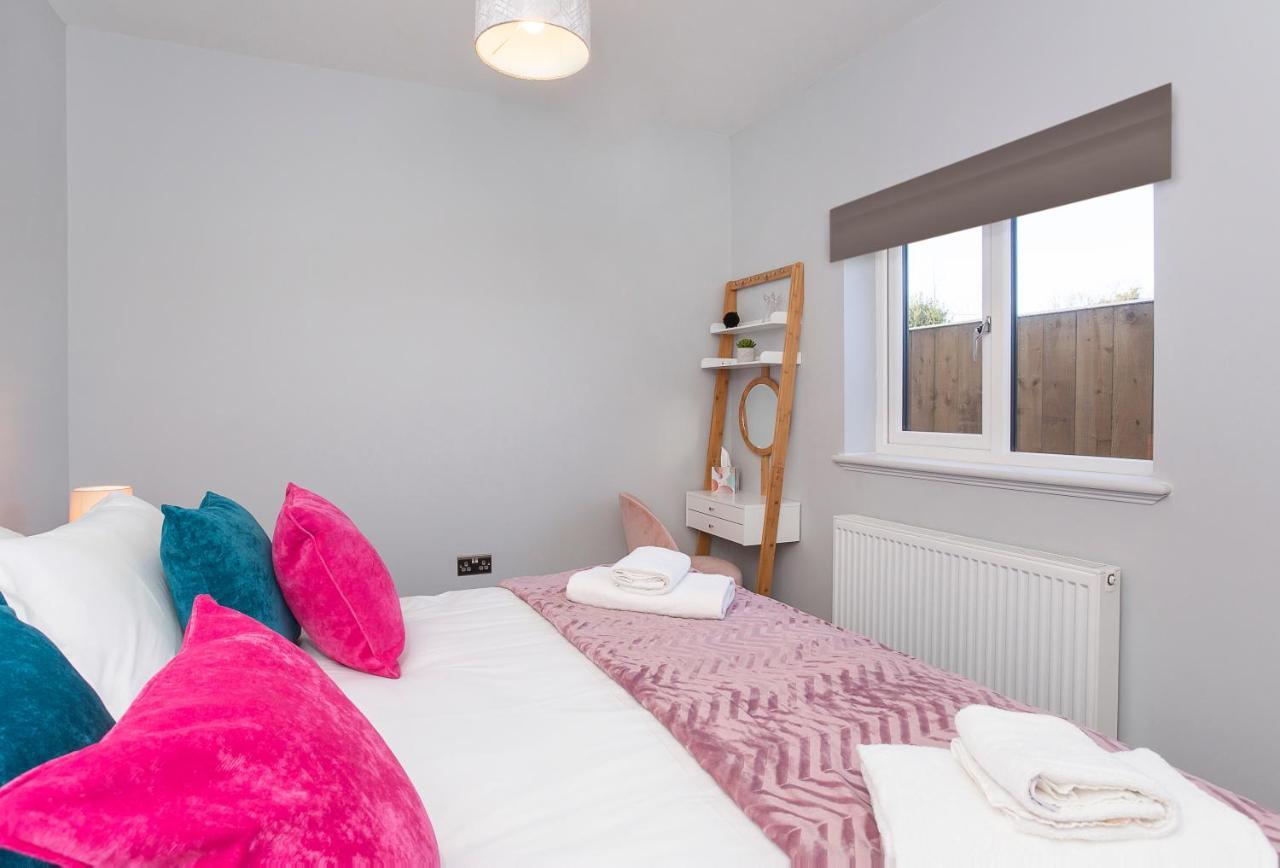 The Luxury Potting Shed With Free Parking! Appartamento York Esterno foto
